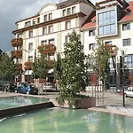 Grand Bristol By Collection