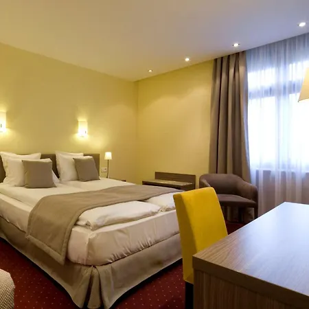 Grand Bristol Hotel 4*